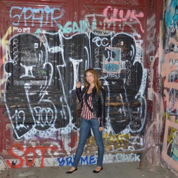 Meet your Posher - Picture 3 of 3